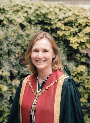 RCVS President Linda Belton in her ceremonial robes