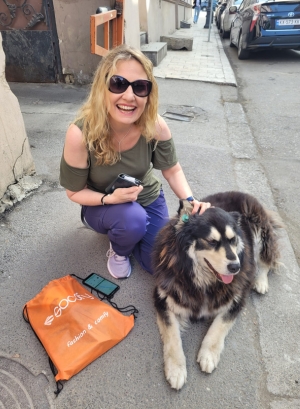 Ursula Goetz with a street dog